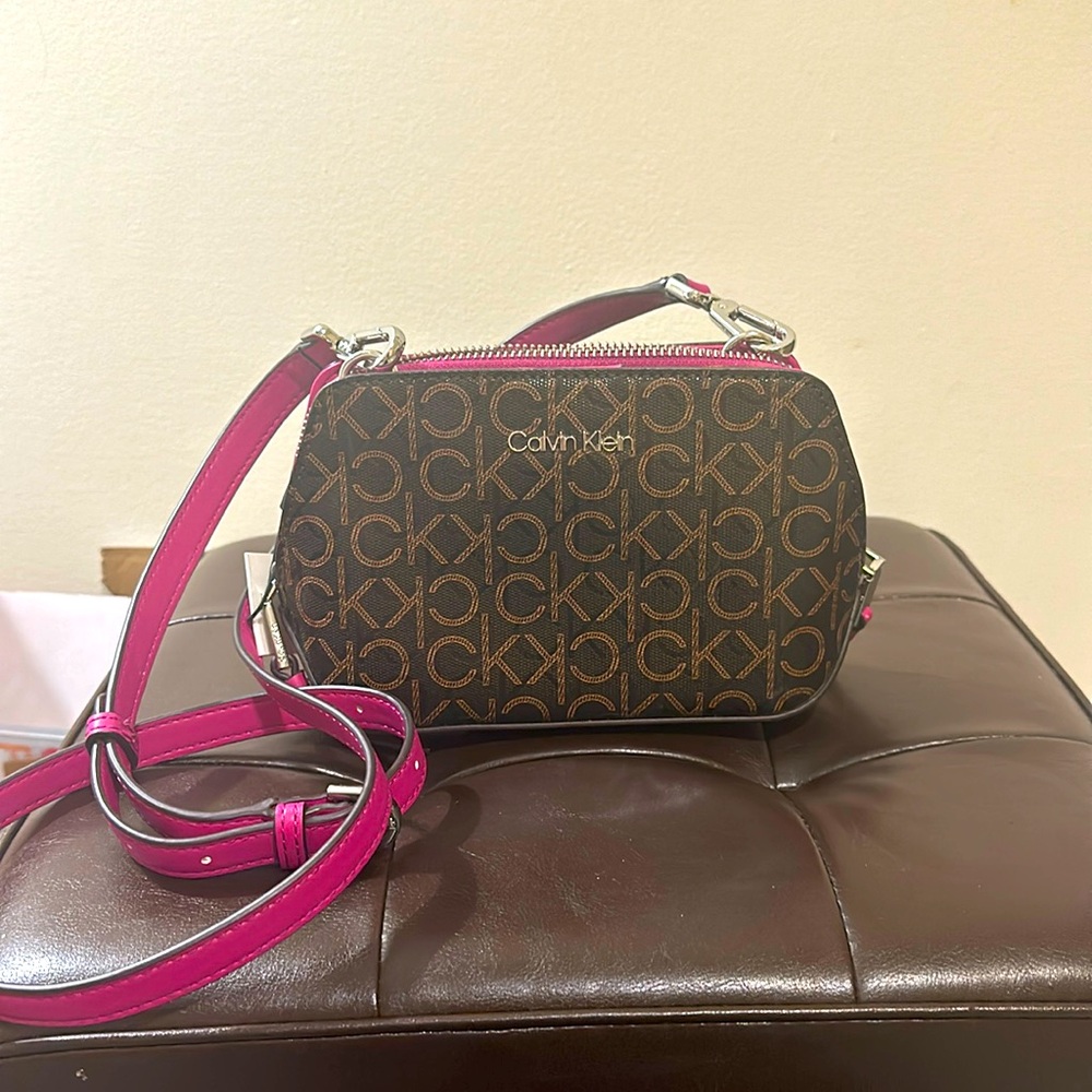 Calvin Klein Lucy triple compartment cross-bag